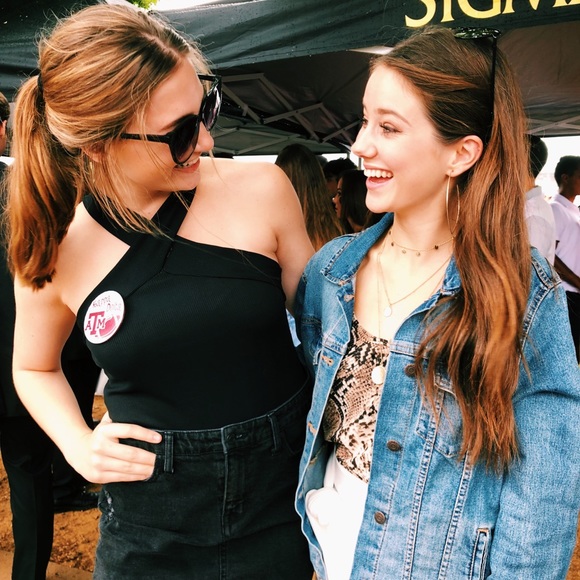 Meet your Posher, Lauren - Picture 5 of 6